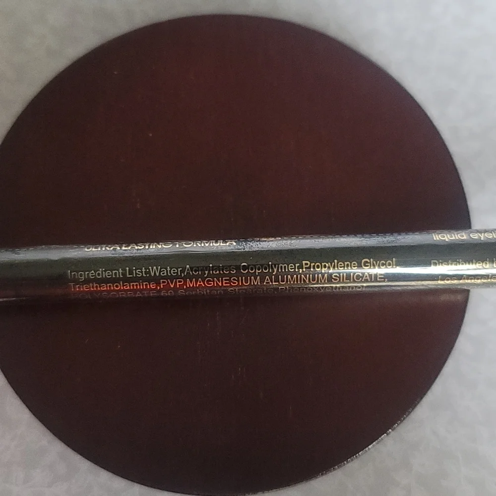 Jontéblu Professional Art Make-up - 24 Hr Liquid Eyeliner